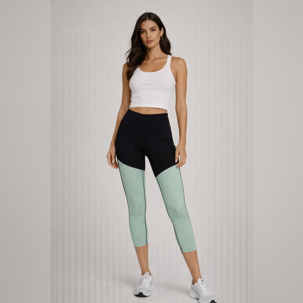 💜ALL ACCESS Black and Mint Leggings - Picture 3 of 9